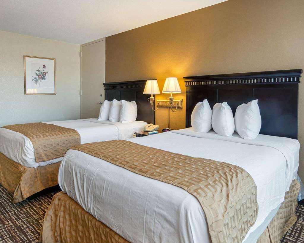 Quality Inn Near Hampton Coliseum Room photo