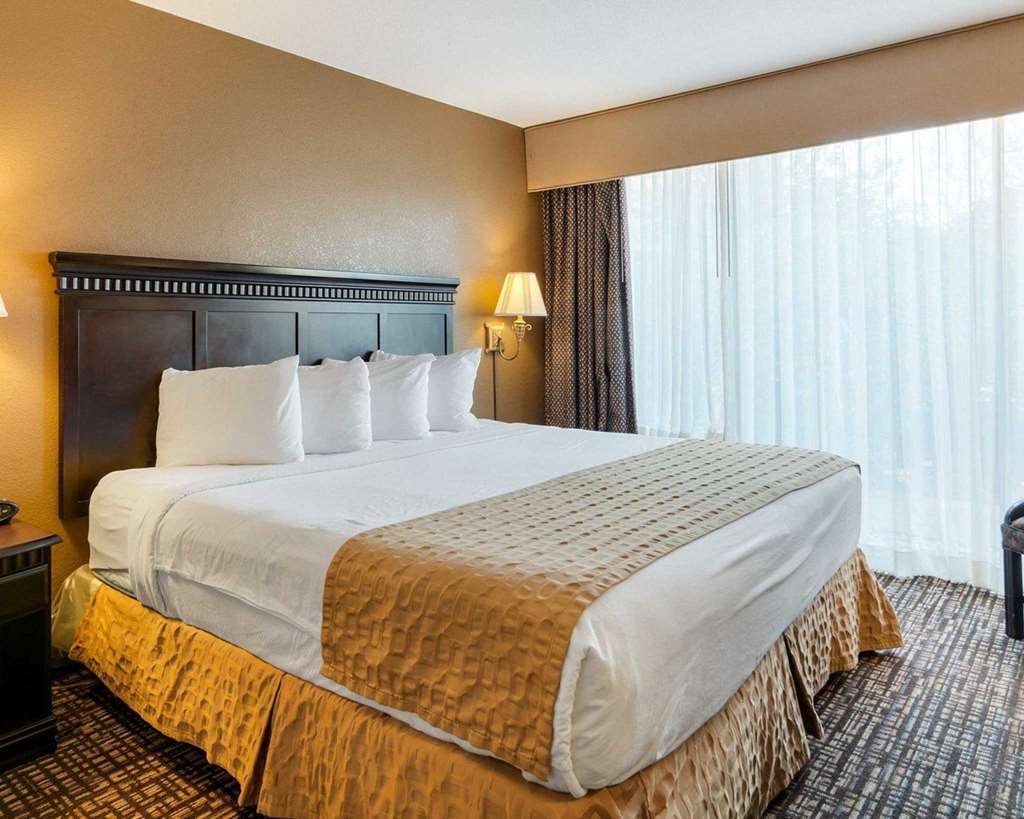 Quality Inn Near Hampton Coliseum Room photo